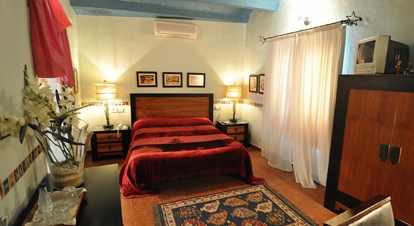 Hotel Utopia Benalup-Casas Viejas ภายนอก รูปภาพ