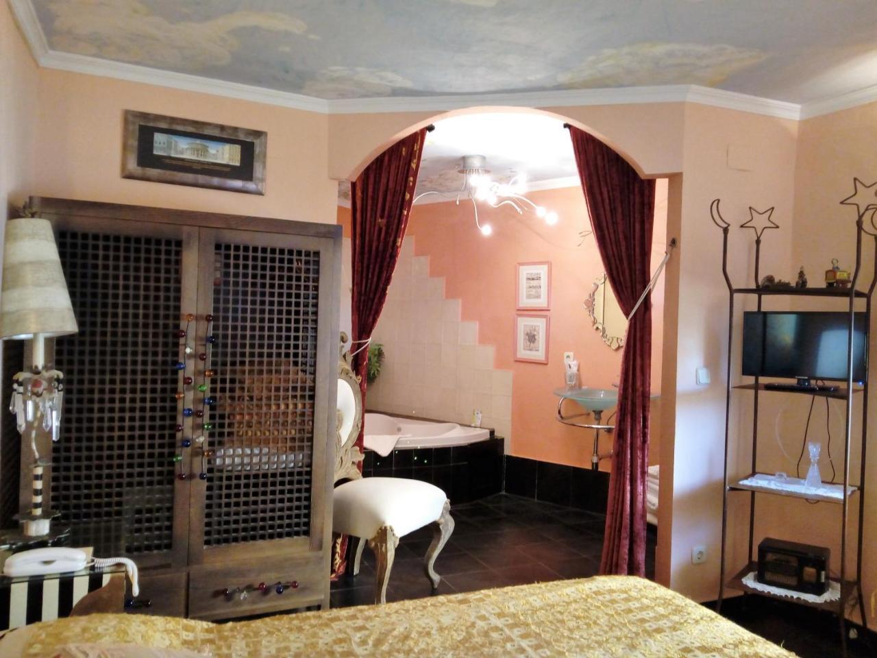 Hotel Utopia Benalup-Casas Viejas ภายนอก รูปภาพ