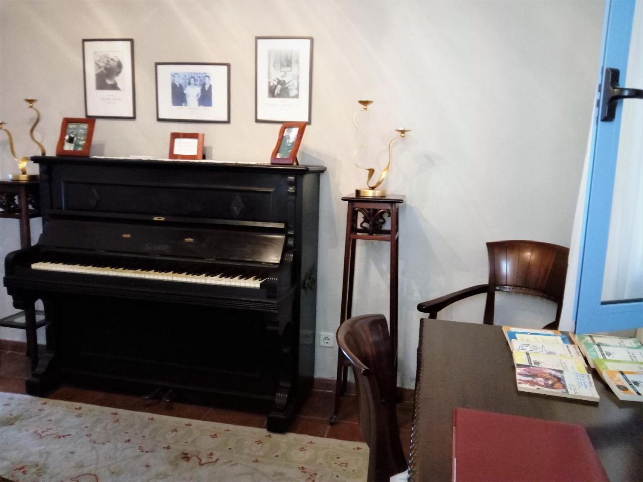 Hotel Utopia Benalup-Casas Viejas ภายนอก รูปภาพ