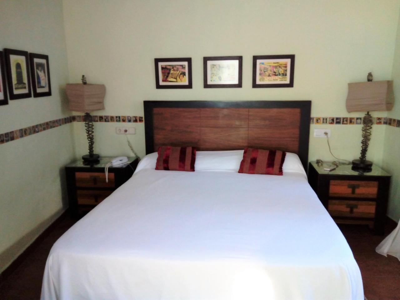 Hotel Utopia Benalup-Casas Viejas ภายนอก รูปภาพ